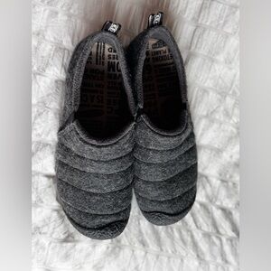 Keen Howser Women’s Gray Wool Slip-On Loafers slippers women’s 10 US 40.5 EU